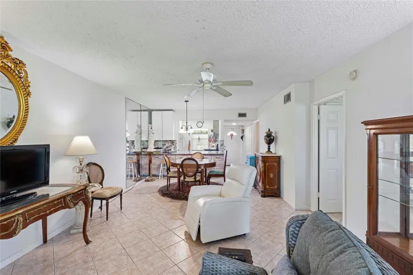 Picture of 7610 NW 1St St 207, Margate FL 33063