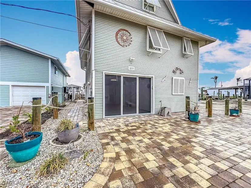 Picture of 850 Oak St, Fort Myers Beach FL 33931