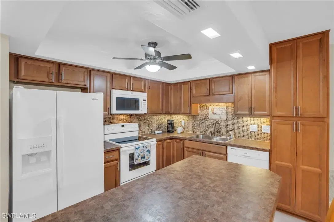 Picture of 13663 Mcgregor Village Dr 18, Fort Myers, FL 33919