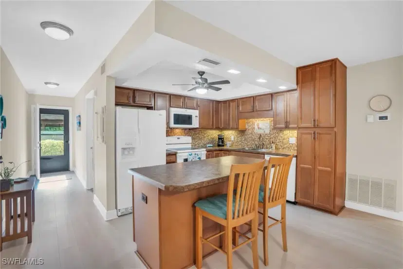 Picture of 13663 Mcgregor Village Dr 18, Fort Myers FL 33919