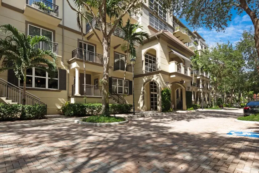 Picture of 2617 NE 14Th Ave 507, Wilton Manors FL 33334