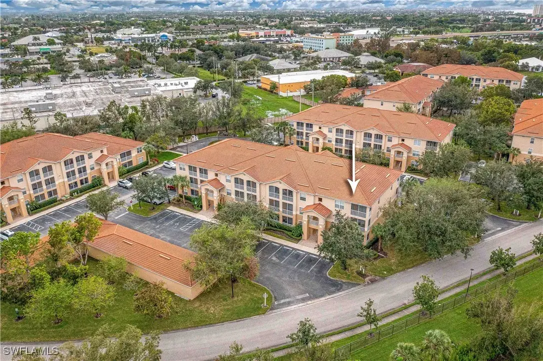 Picture of 9015 Colby Dr 2010, Fort Myers, FL 33919