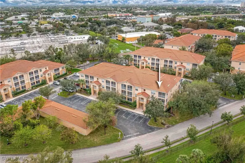 Picture of 9015 Colby Dr 2010, Fort Myers FL 33919