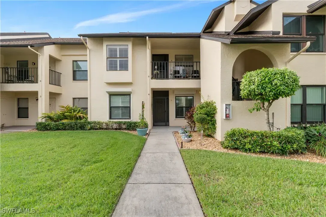 Picture of 8382 Charter Club Cir 4, Fort Myers, FL 33919
