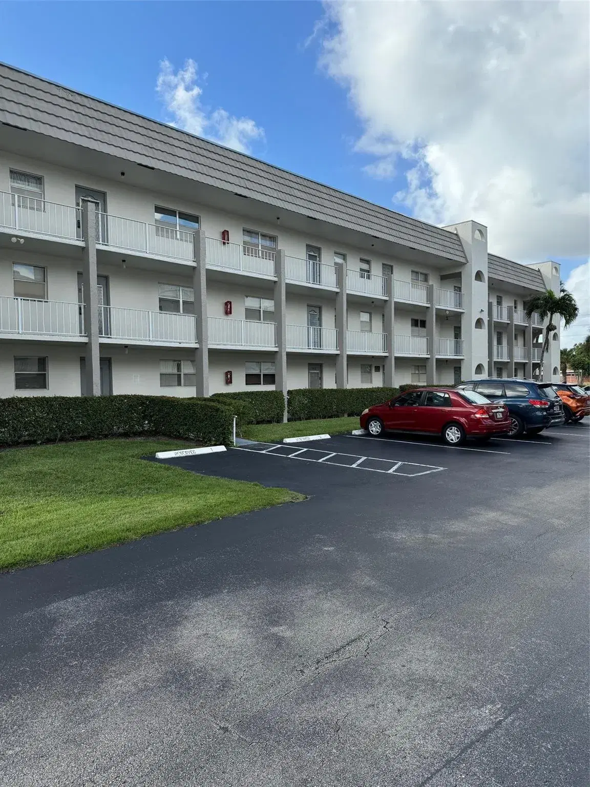 Picture of 8280 Sunrise Lakes Blvd 206, Sunrise, FL 33322