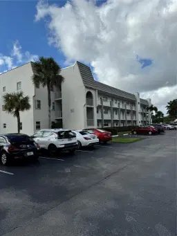 Picture of 8280 Sunrise Lakes Blvd 206, Sunrise, FL 33322