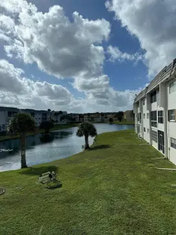 Picture of 8280 Sunrise Lakes Blvd 206, Sunrise, FL 33322