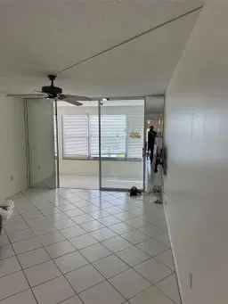 Picture of 8280 Sunrise Lakes Blvd 206, Sunrise, FL 33322