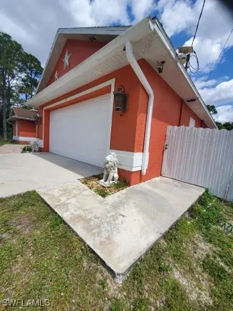 Picture of 169 Beckley Dr, Lehigh Acres FL 33974