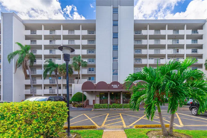 Picture of 5900 NW 44 115, Lauderhill FL 33319