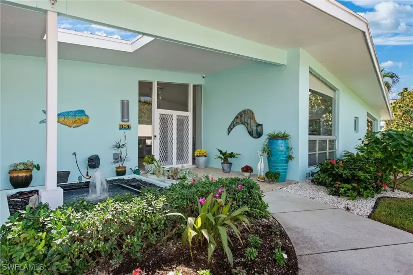 Picture of 1630 Dolphin Rd, Naples FL 34102