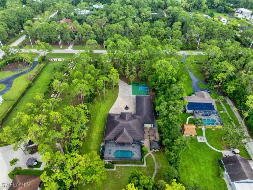 Picture of 1381 Oakes Blvd, Naples FL 34119