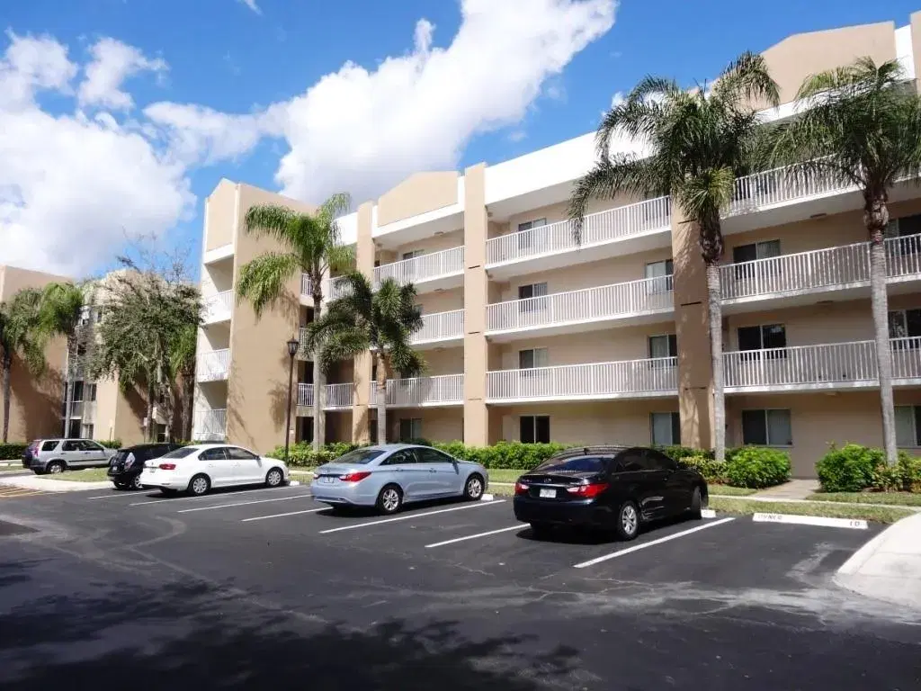 Picture of 9537 Weldon Cir I201, Tamarac, FL 33321