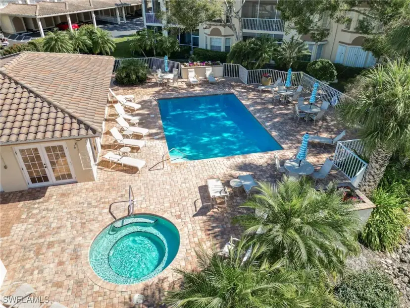 Picture of 6025 Chardonnay Ln 202, Naples FL 34119