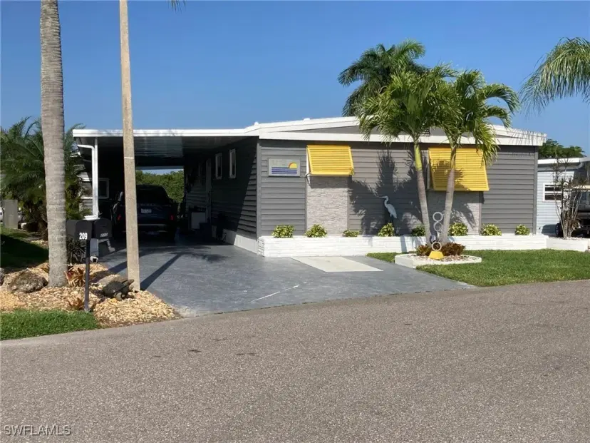 Picture of 210 Sun Cir, Fort Myers FL 33905