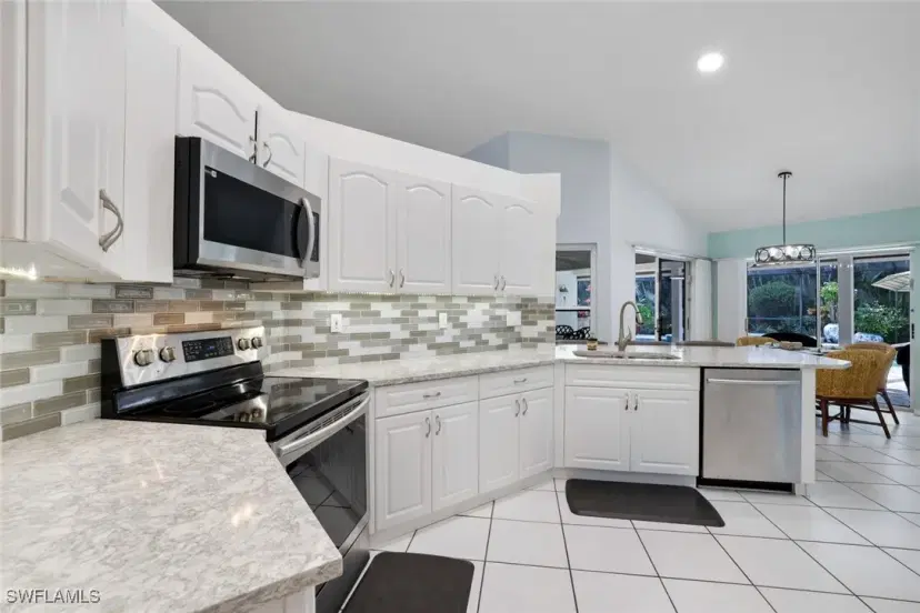 Picture of 6653 Huntley Ln N, Naples FL 34104