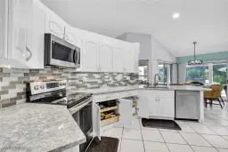 Picture of 6653 Huntley Ln N, Naples, FL 34104