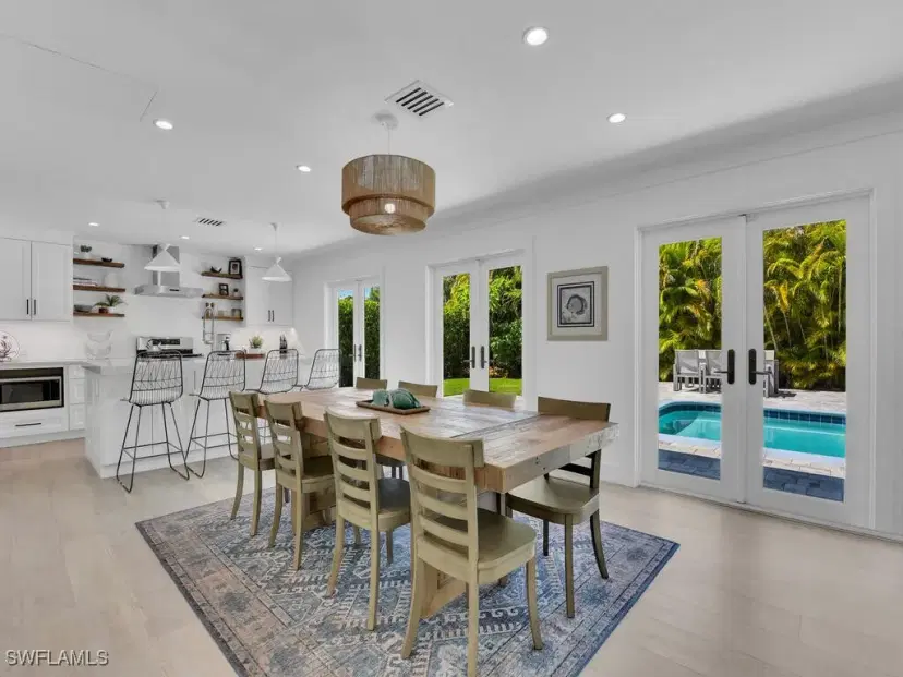 Picture of 1271 12Th St N, Naples FL 34102