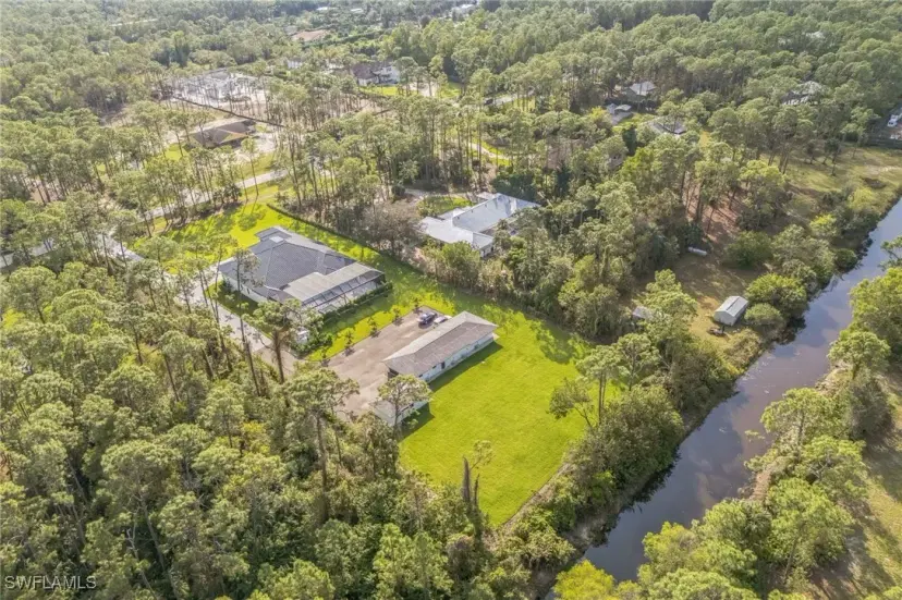 Picture of 1125 Oakes Blvd, Naples FL 34119