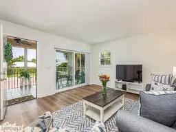 Picture of 2010 Alamanda Dr 201, Naples, FL 34102