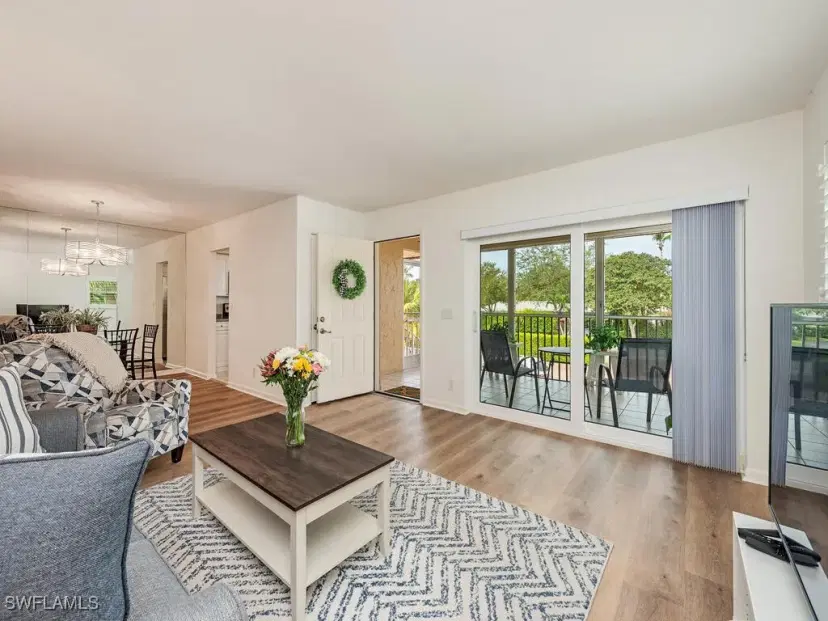 Picture of 2010 Alamanda Dr 201, Naples FL 34102
