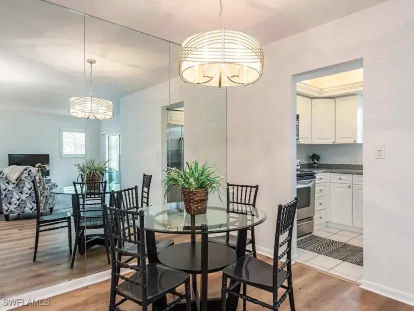 Picture of 2010 Alamanda Dr 201, Naples FL 34102