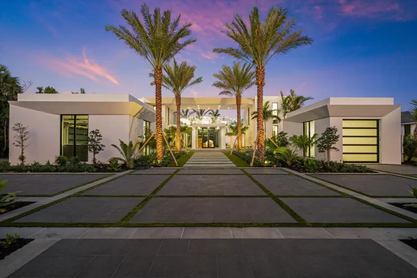 Picture of 5 S Beach Road, Jupiter Island FL 33455