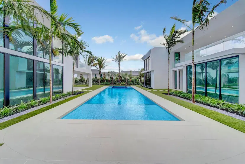 Picture of 5 S Beach Road, Jupiter Island FL 33455