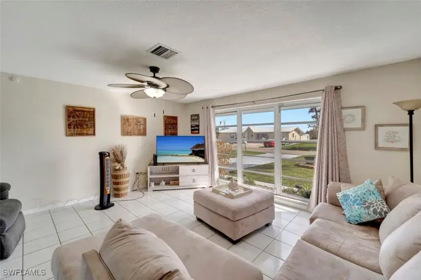 Picture of 12 Golfview Rd, Rotonda West FL 33947