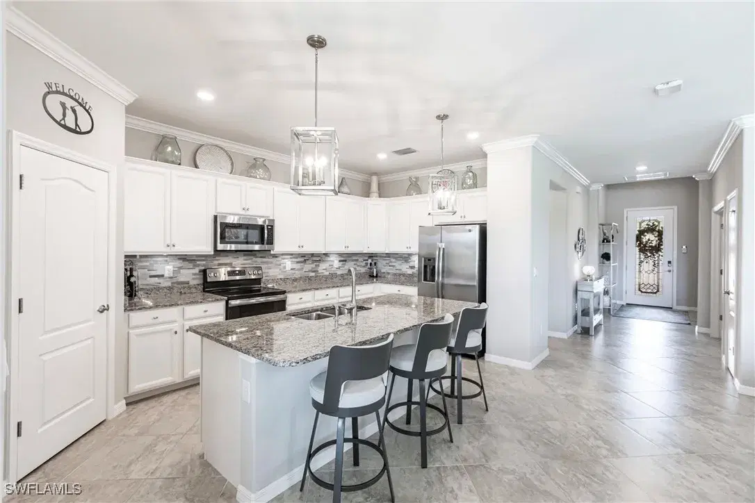 Picture of 16016 Palmetto Prairie Dr, Alva, FL 33920