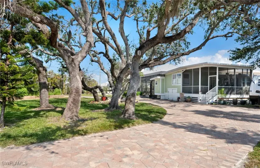 Picture of 131 Falkirk St, Fort Myers Beach FL 33931