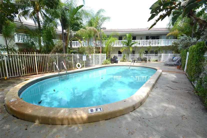 Picture of 1423 Holly Heights Dr 13, Fort Lauderdale FL 33304