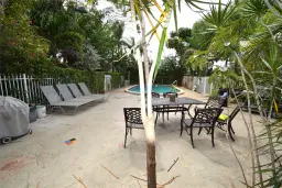 Picture of 1423 Holly Heights Dr 13, Fort Lauderdale, FL 33304