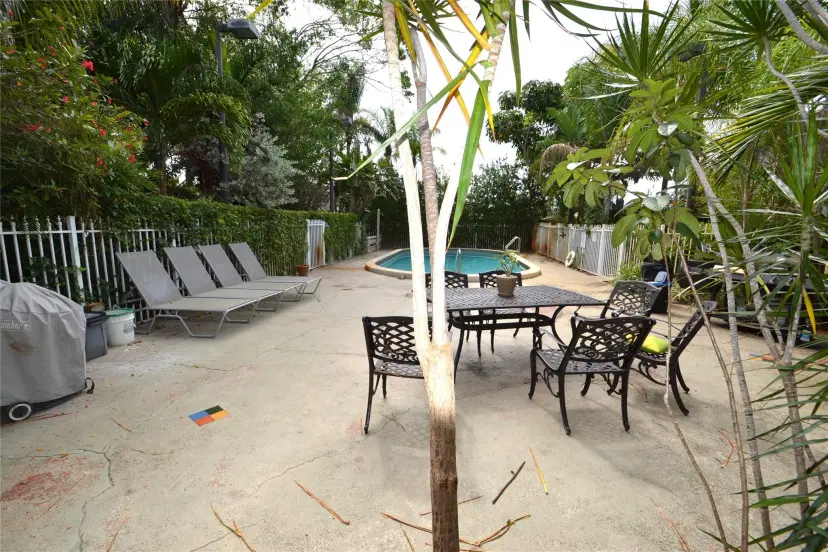 Picture of 1423 Holly Heights Dr 13, Fort Lauderdale FL 33304