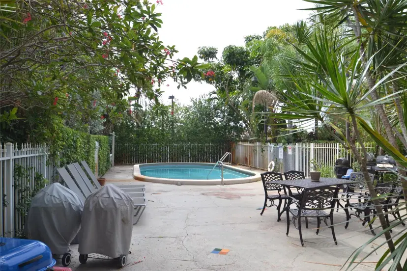 Picture of 1423 Holly Heights Dr 13, Fort Lauderdale FL 33304