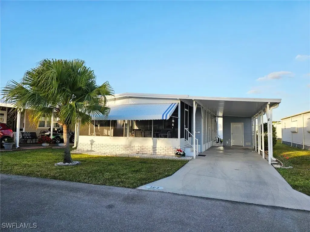 Picture of 102 Poinsettia Dr, Fort Myers, FL 33905