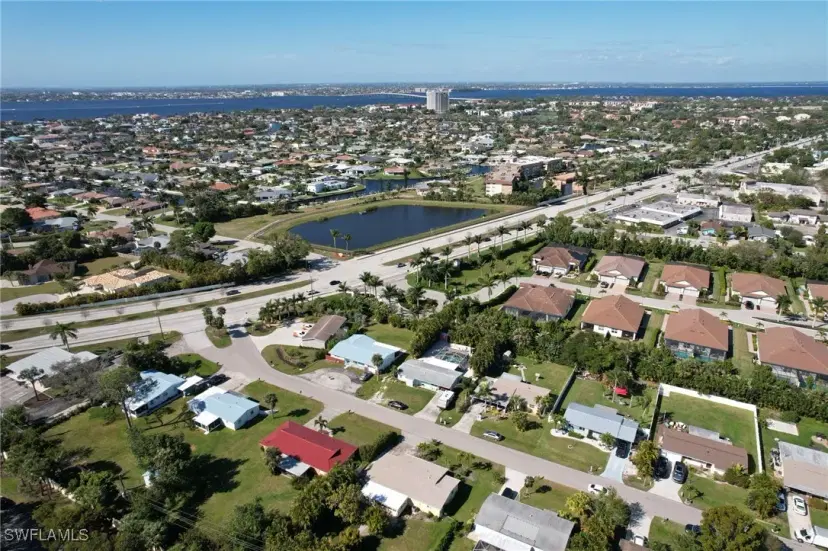 Picture of 834 Lake Mcgregor Dr, Fort Myers FL 33919