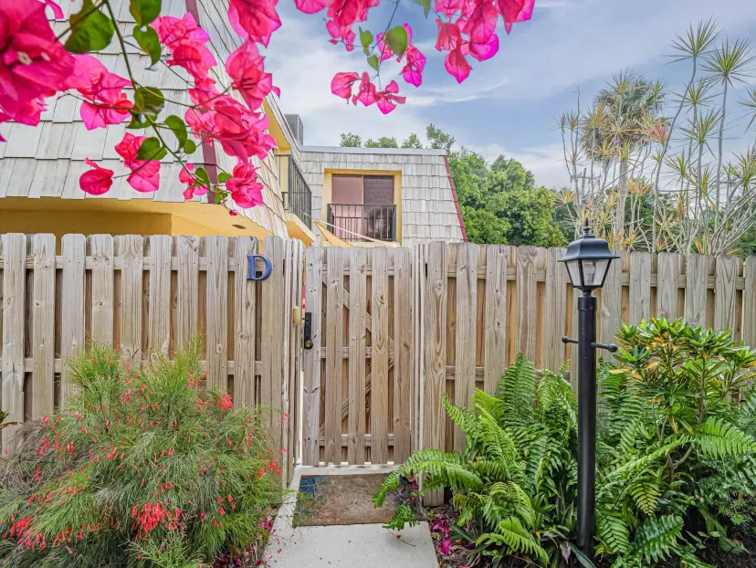 Picture of 1170 6Th Avenue 25D, Vero Beach FL 32960