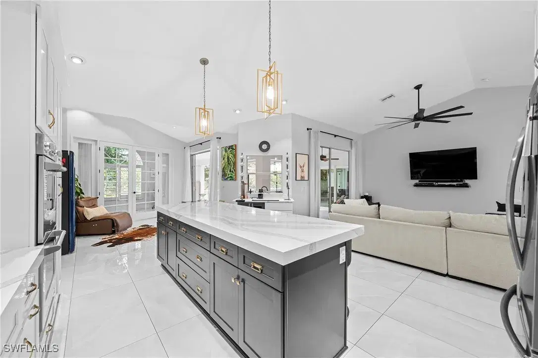 Picture of 8139 Las Palmas Way, Naples, FL 34109