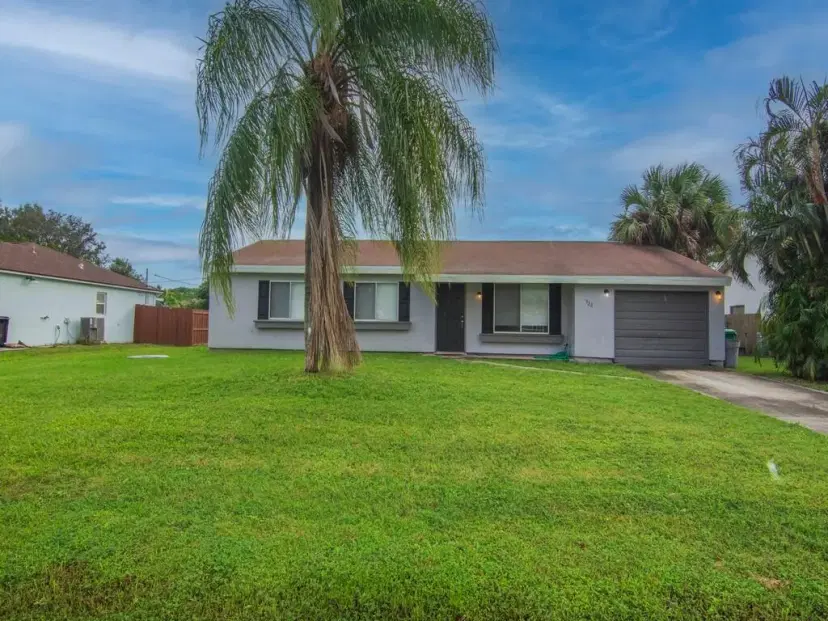 Picture of 522 SE Tanner Avenue, Port St Lucie FL 34984