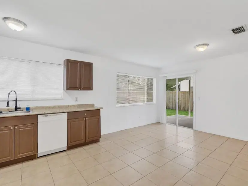 Picture of 522 SE Tanner Avenue, Port St Lucie FL 34984