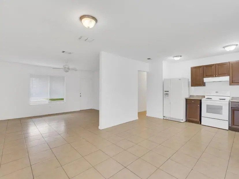 Picture of 522 SE Tanner Avenue, Port St Lucie FL 34984