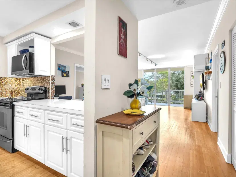 Picture of 11111 Biscayne Blvd 2F (221), Miami FL 33181