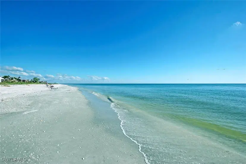 Picture of 3049 W Gulf Dr 202, Sanibel FL 33957
