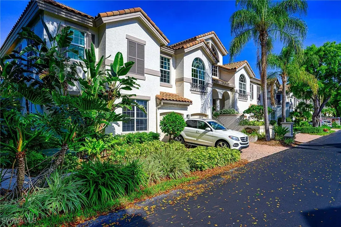 Picture of 133 Colonade Cir, Naples, FL 34103