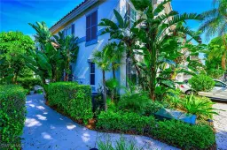 Picture of 133 Colonade Cir, Naples, FL 34103