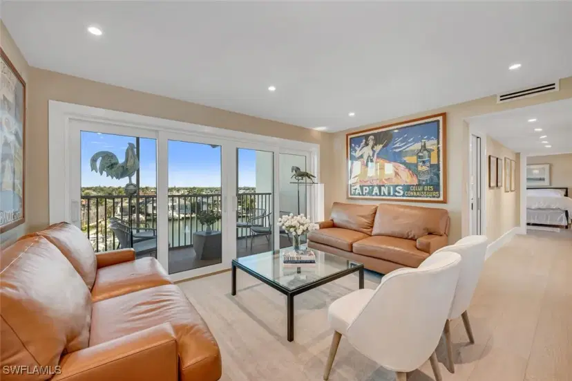 Picture of 300 Park Shore Dr Pha6, Naples FL 34103