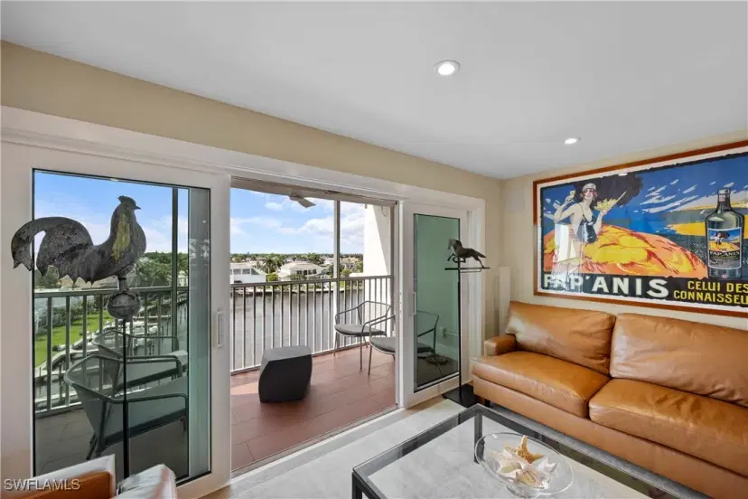 Picture of 300 Park Shore Dr Pha6, Naples FL 34103