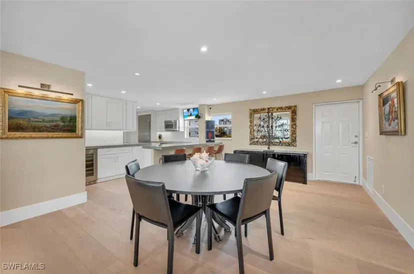 Picture of 300 Park Shore Dr Pha6, Naples FL 34103