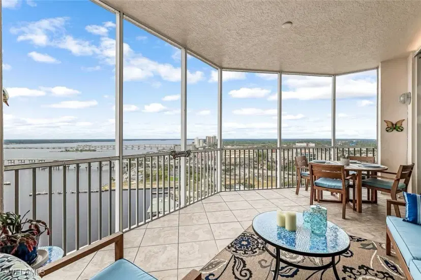 Picture of 2090 W 1St St J2410, Fort Myers FL 33901